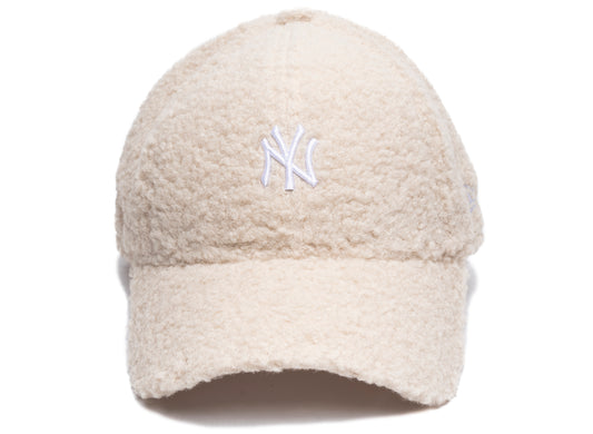 Women's New Era Borg 9FORTY New York Yankees Hat in Cream xld