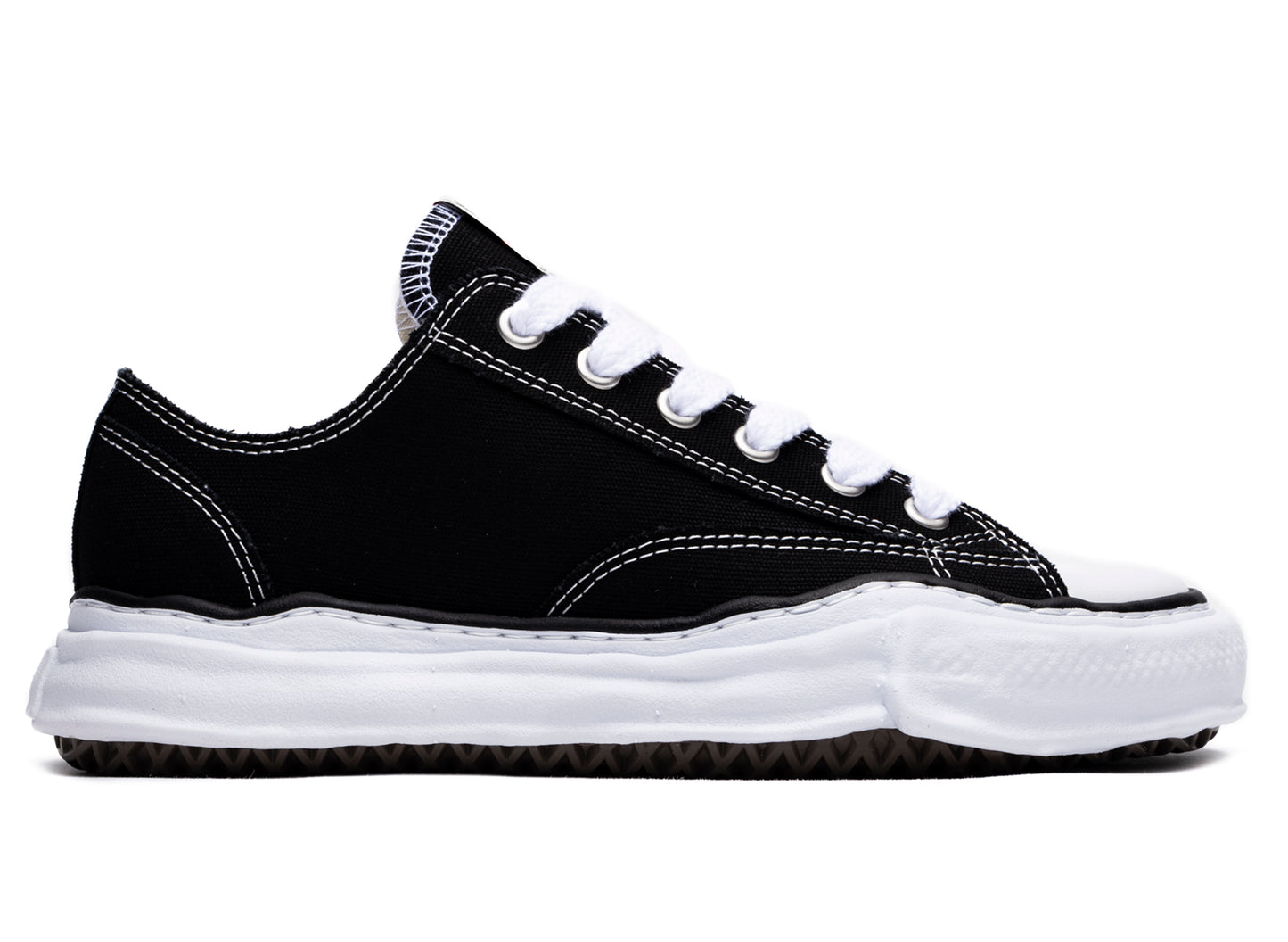 Maison Mihara Yasuhiro Peterson Low in Black/White xld