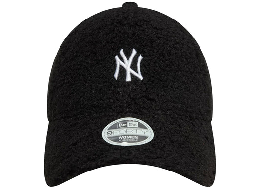 Women's New Era 9FORTY New York Yankees Borg Snapback Hat in Black