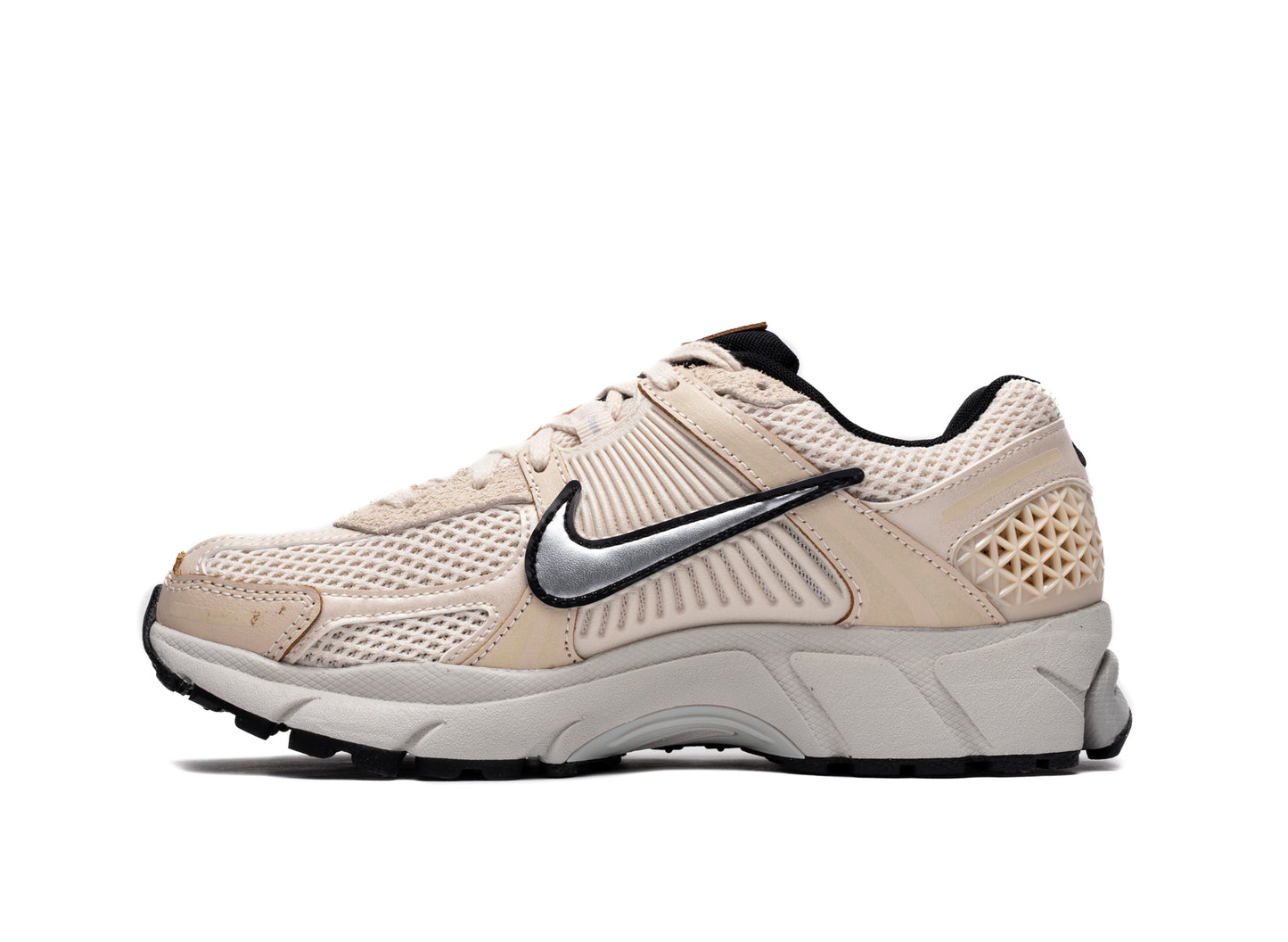 Women's Nike Zoom Vomero 5 up