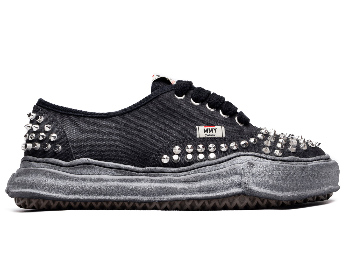 Maison Mihara Yasuhiro Spiked Baker Low in Black/Black xld