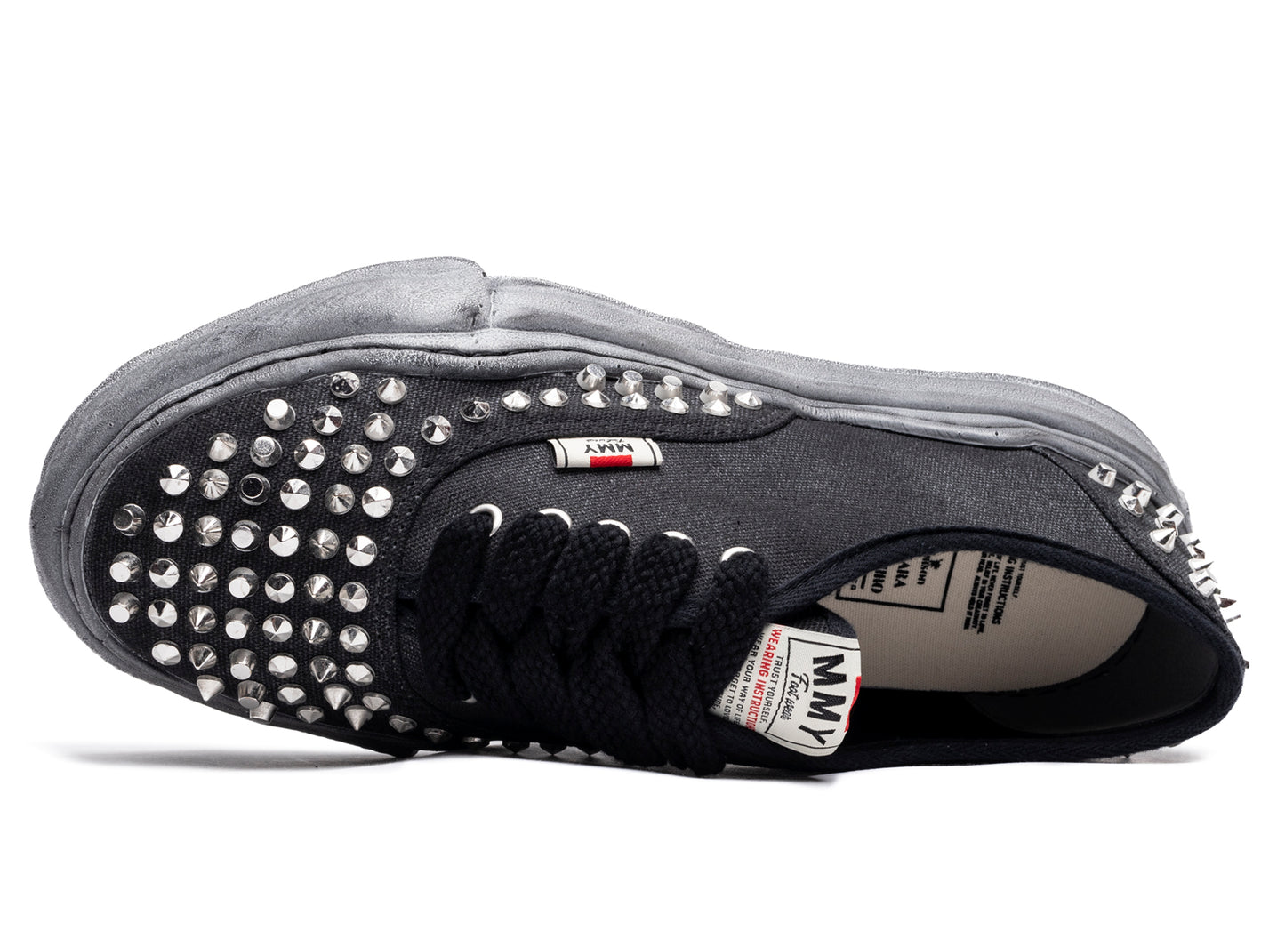 Maison Mihara Yasuhiro Spiked Baker Low in Black/Black xld